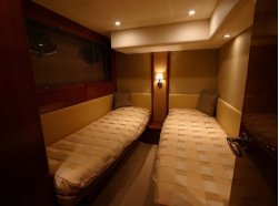 Flybridge LLOYDS SHIP PTY 40M