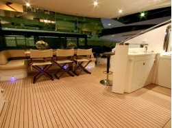 Open PRINCESS V70