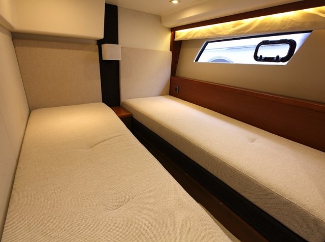 Open PRINCESS V65