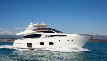 FERRETTI 800