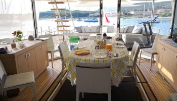 Ferretti Custom Line Navetta 28