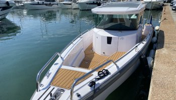 AXOPAR 28 Cabin
