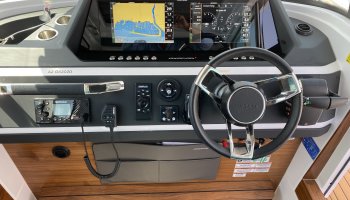 AXOPAR 28 Cabin