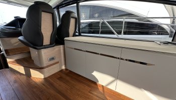 PRINCESS V50 Deck Saloon