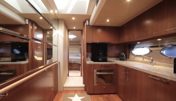 PRINCESS V70