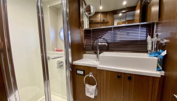 SUNSEEKER Predator 57