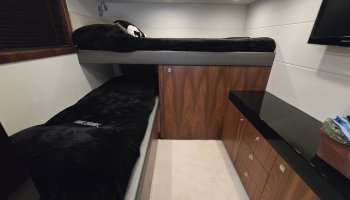 SUNSEEKER Predator 54