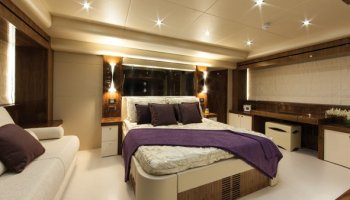 SUNSEEKER 28 Metre Yacht