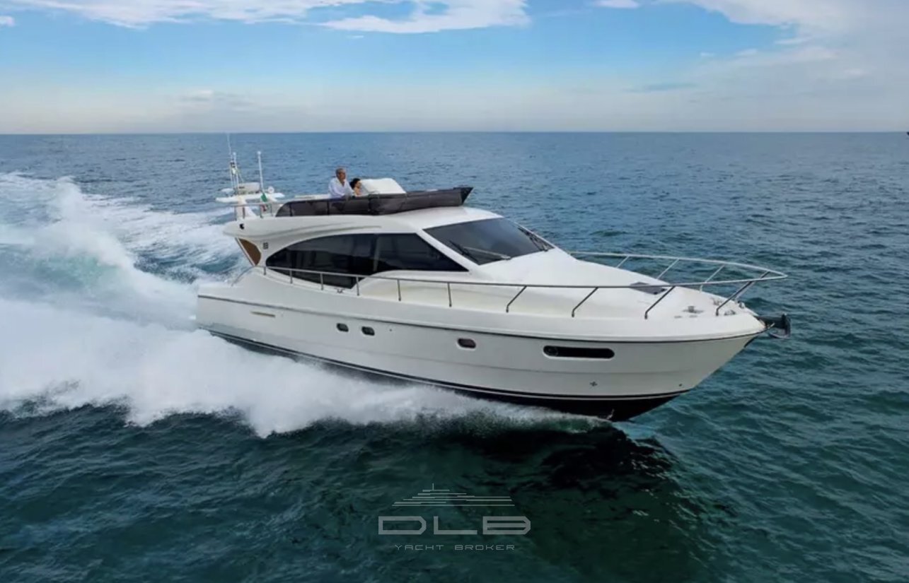 FERRETTI 470
