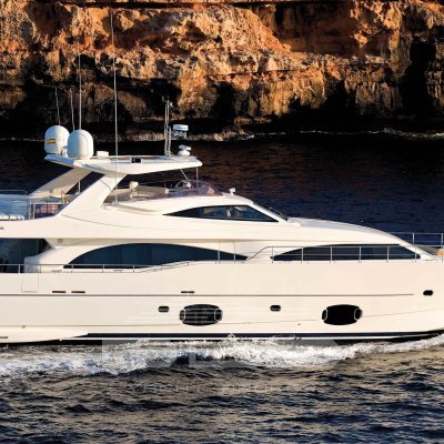 Ferretti Custom Line 97