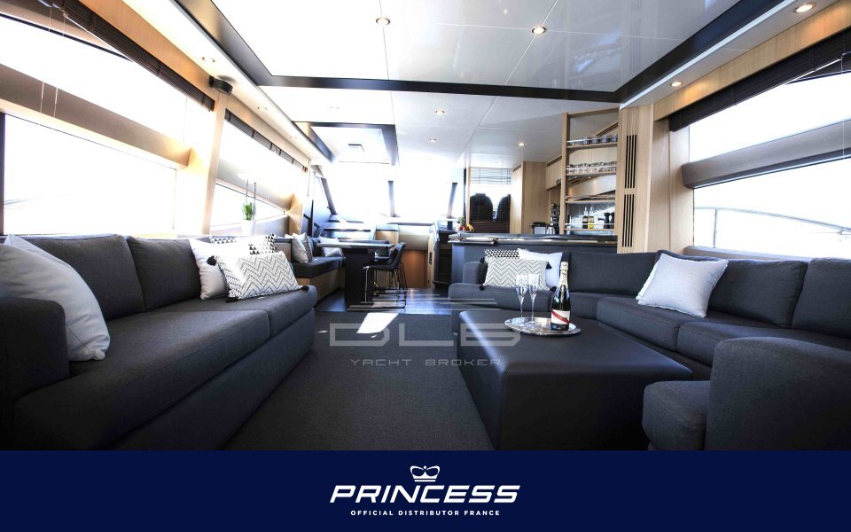 PRINCESS 72