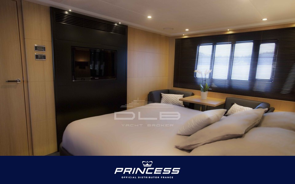 PRINCESS 72