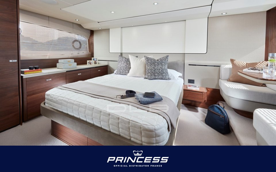 PRINCESS F62 