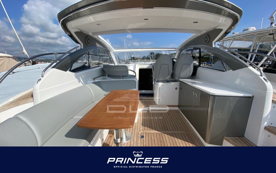 PRINCESS V40