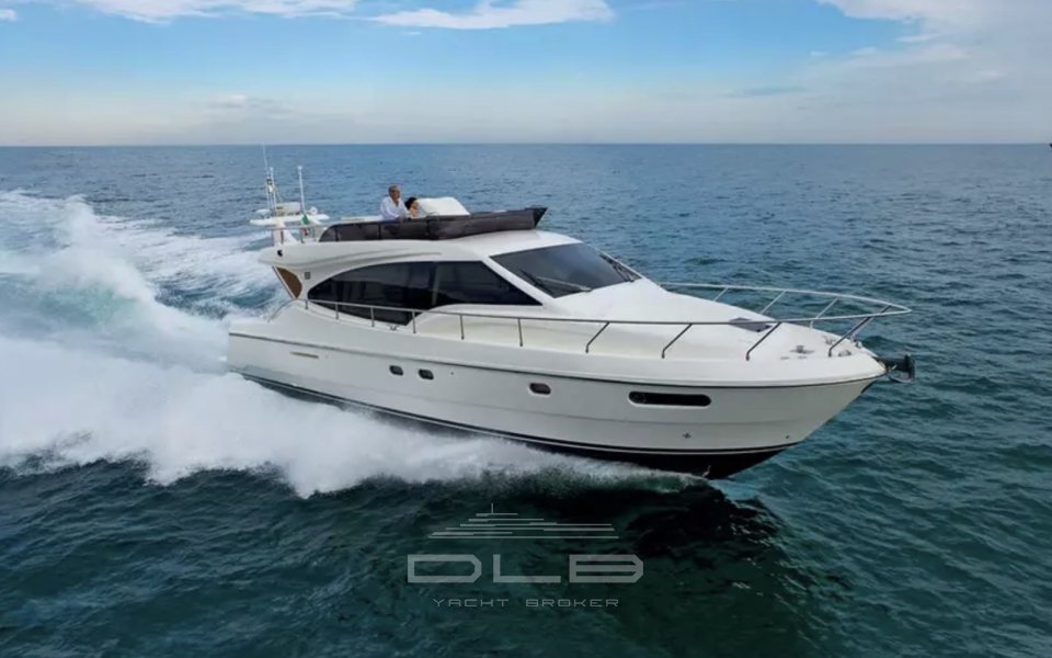 FERRETTI 470