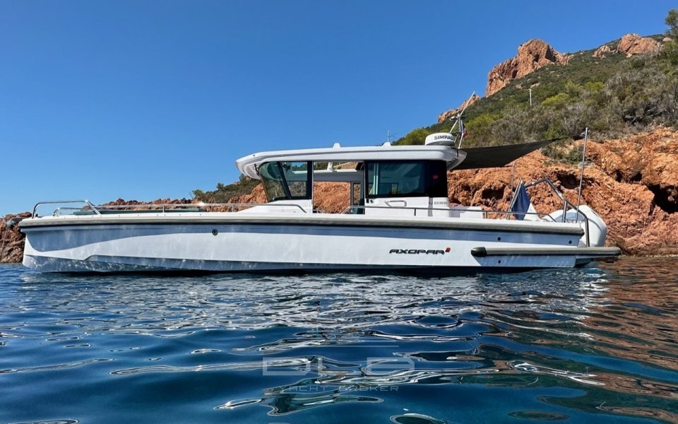 AXOPAR 28 Cabin