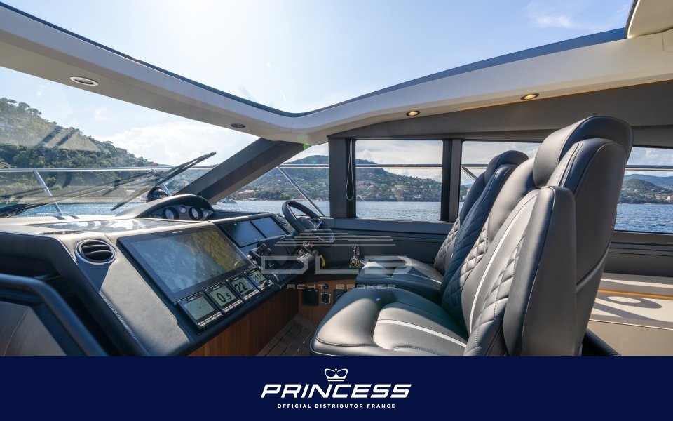 PRINCESS V62-S