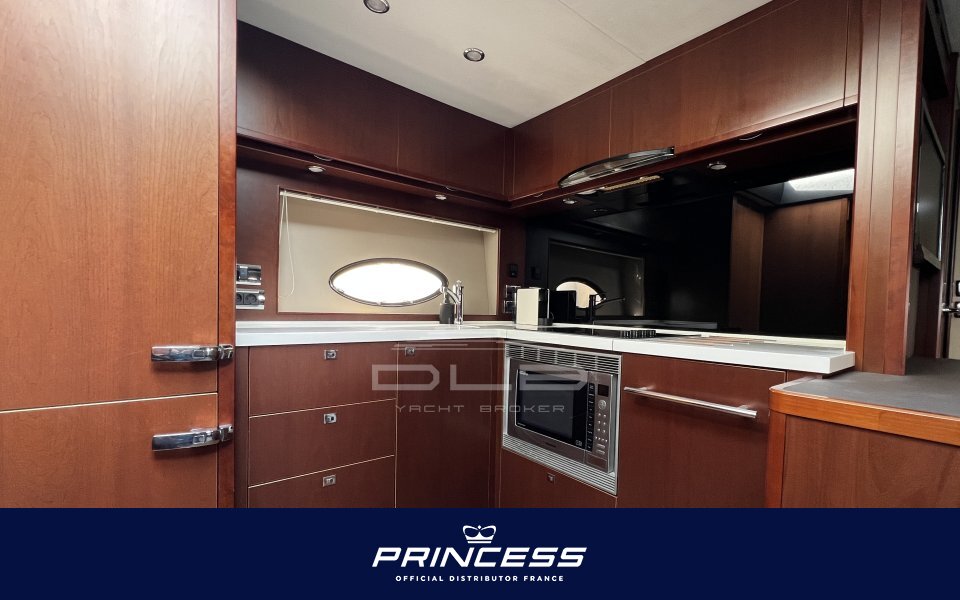 PRINCESS V62-S
