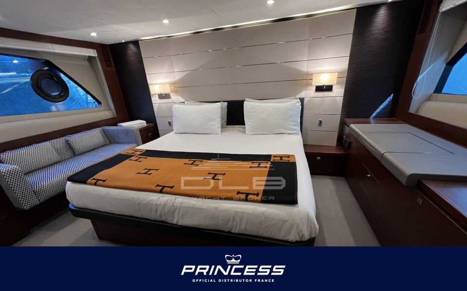 PRINCESS V62-S