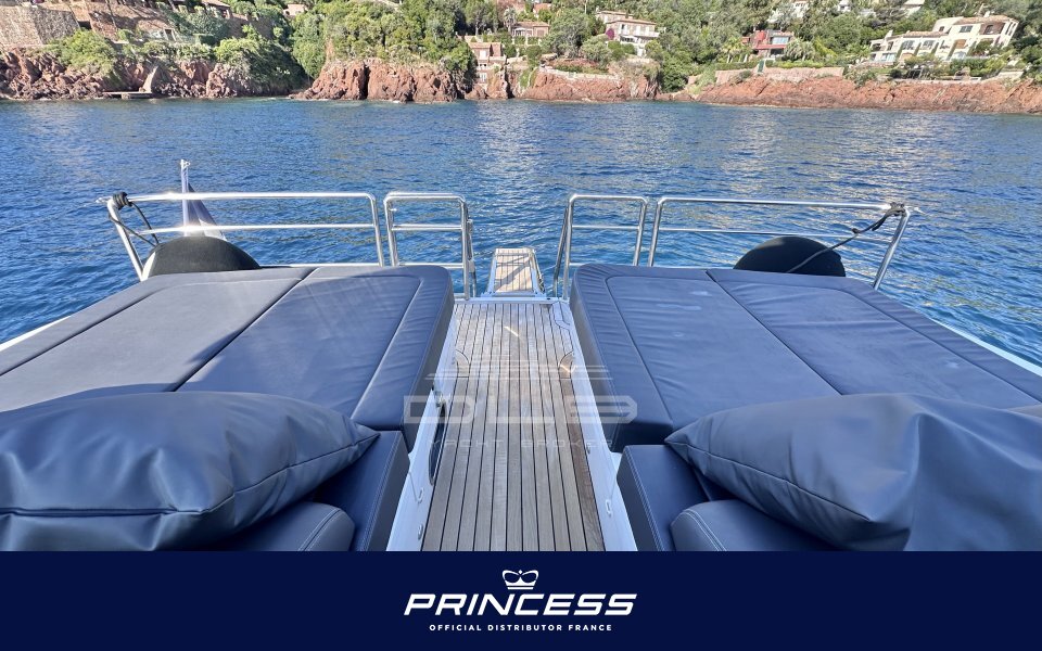 PRINCESS V70