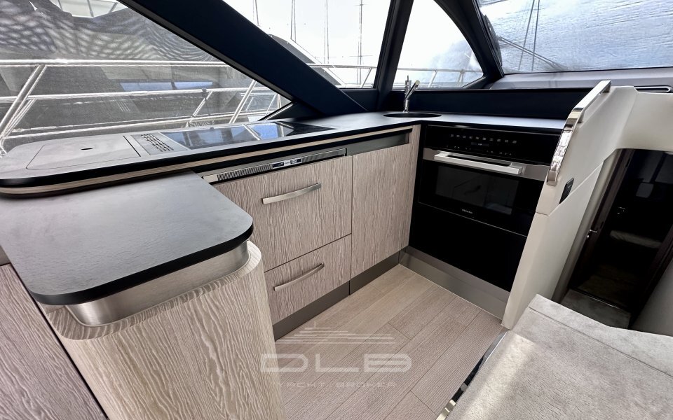AZIMUT  S6