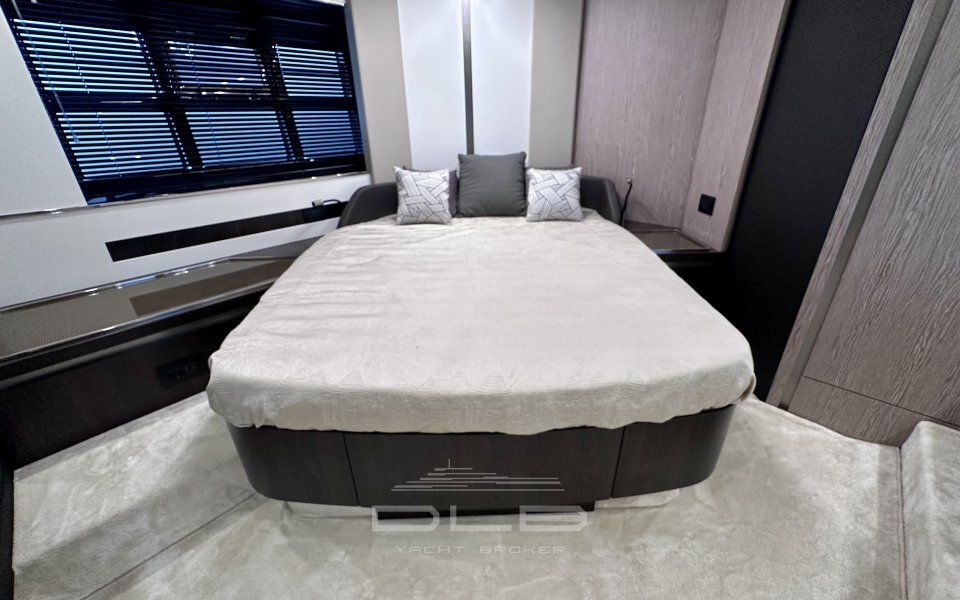 AZIMUT  S6