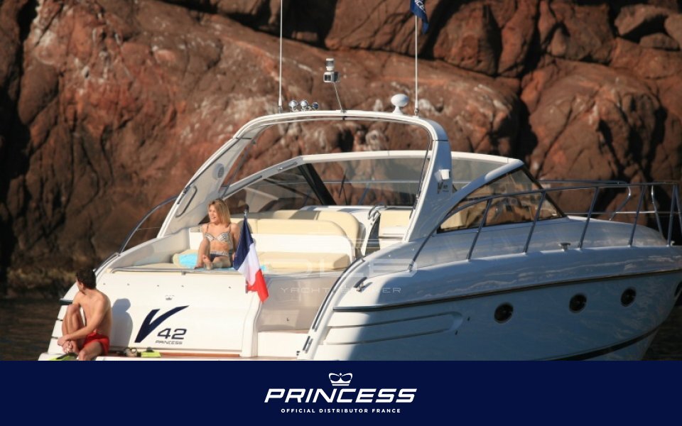 PRINCESS V42