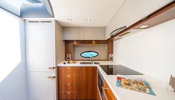 PRINCESS V62-S
