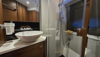 PRINCESS V48 