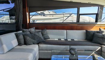 PRINCESS V62-S