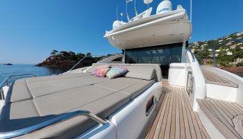 PRINCESS V62