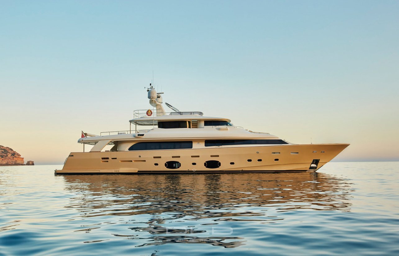 Ferretti Custom Line Navetta