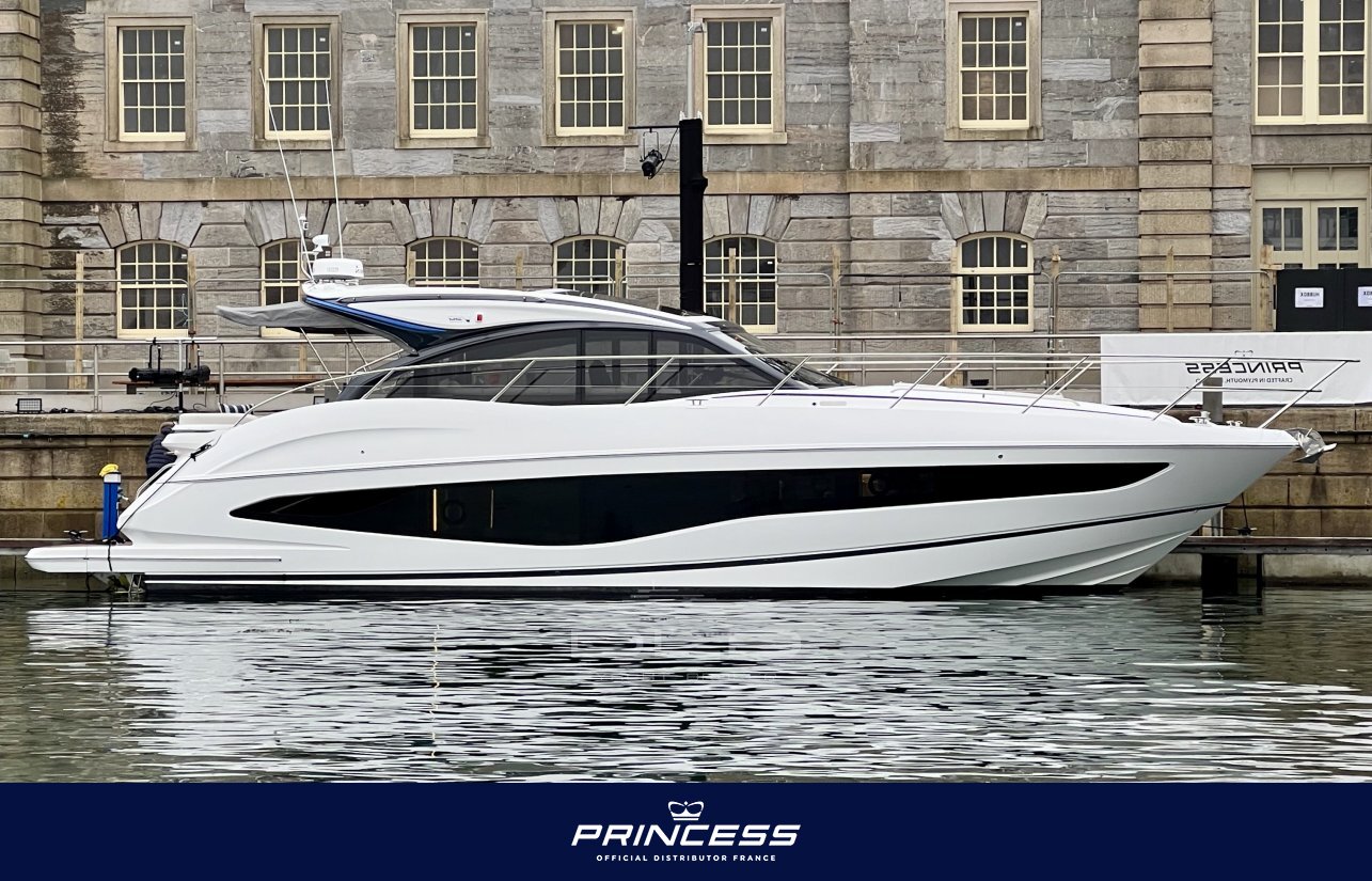 PRINCESS V50 Deck Saloon New Model