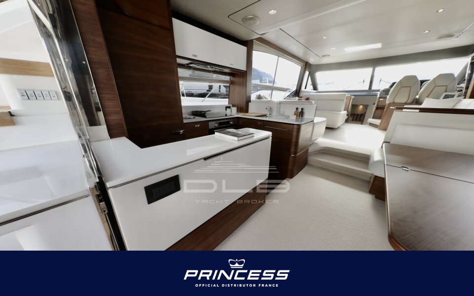 PRINCESS F62