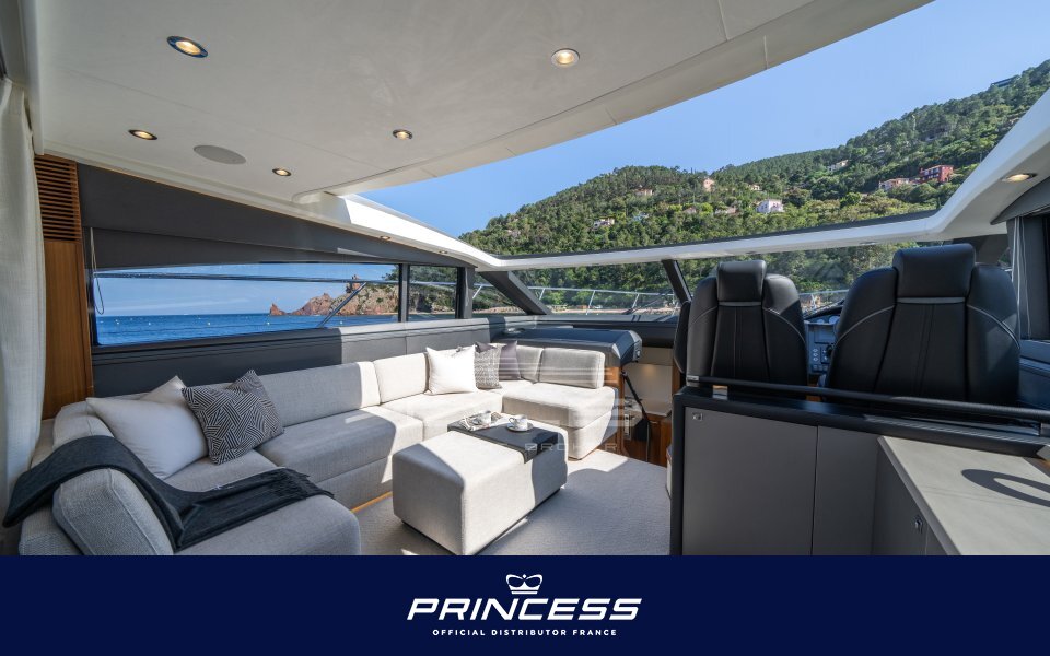 PRINCESS V62-S