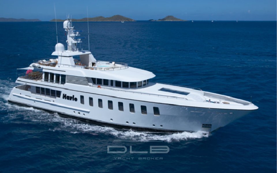 FEADSHIP 44M