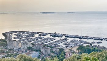 Berths available for sale at the La Napoule port 