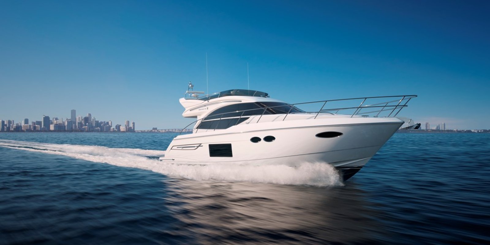 Première Mondiale du PRINCESS 49 au Cannes Yachting Festival