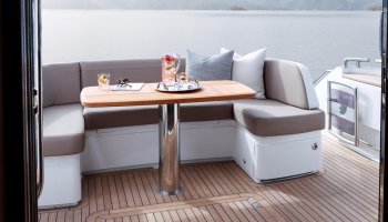 Première Mondiale du PRINCESS 49 au Cannes Yachting Festival